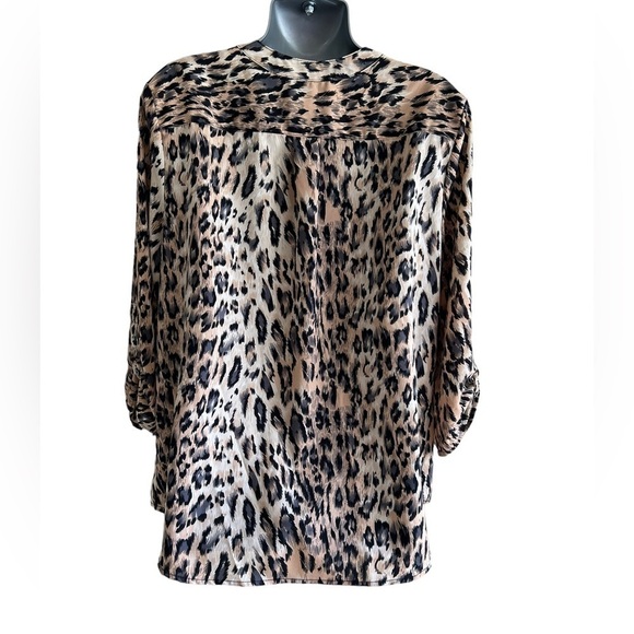 Notations Petite Animal Print Button Down Blouse • Used • Size: PXL - Picture 5 of 5
